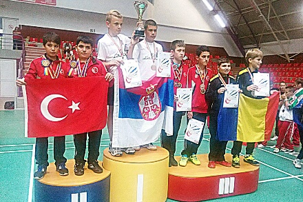 Tomić i Lukić balkanski dubl prvaci u badmintonu U13